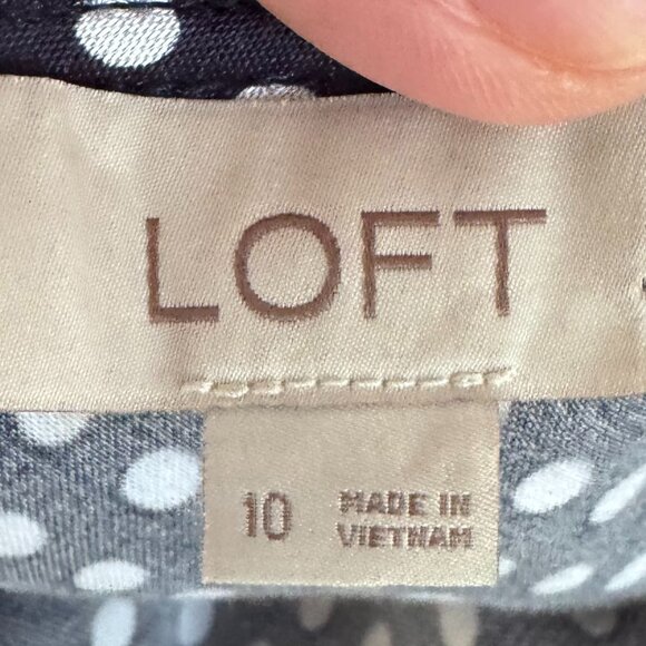 Gorgeous Ann Taylor LOFT satin midi dress in a navy and white dotted print - Picture 6 of 9